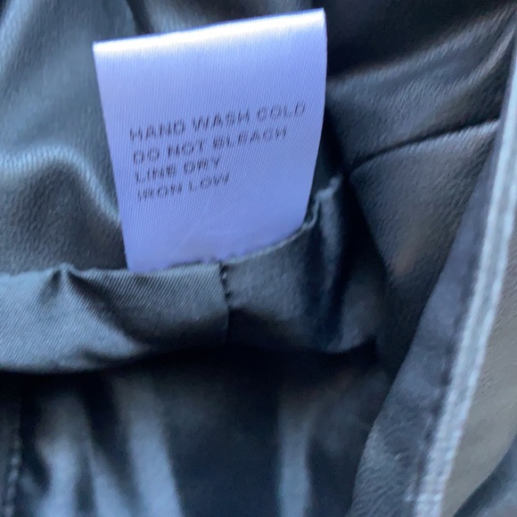 High Waisted Faux Leather Zip Up Skirt Size Small - Picture 14 of 17